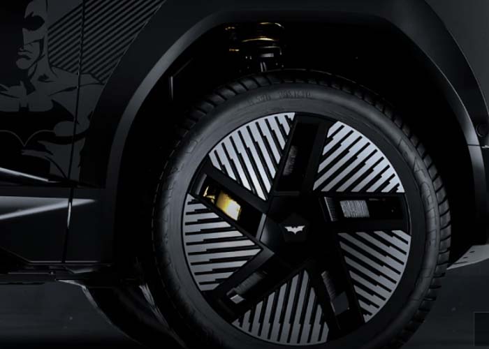 Mahindra BE 6 Batman Edition in satin black, featuring Alchemy Gold accents, Batman decals, and unique Dark Knight Trilogy emblems