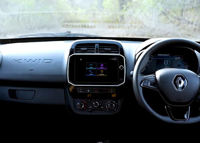 Renault Kwid 1.0 interior