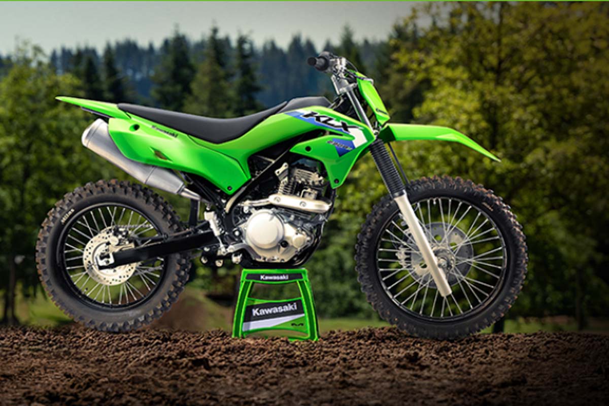 kawasaki-klx-230-review-action