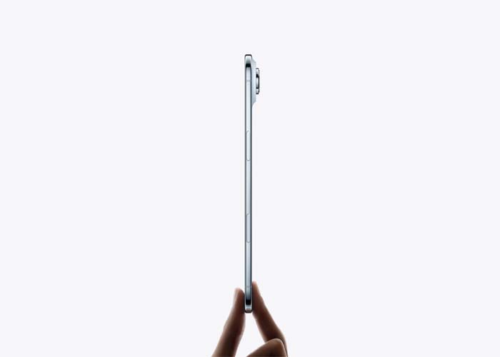 iPhone Air sleek design and titanium frame