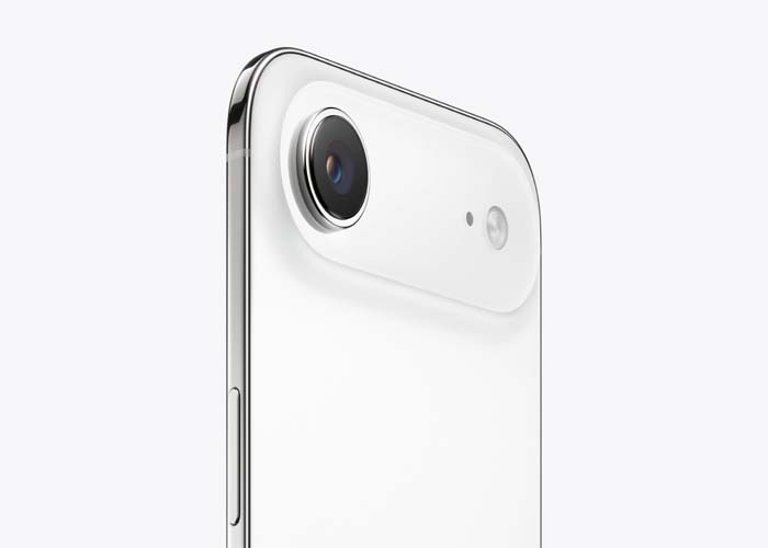 iPhone Air Super Retina XDR display with ProMotion technology