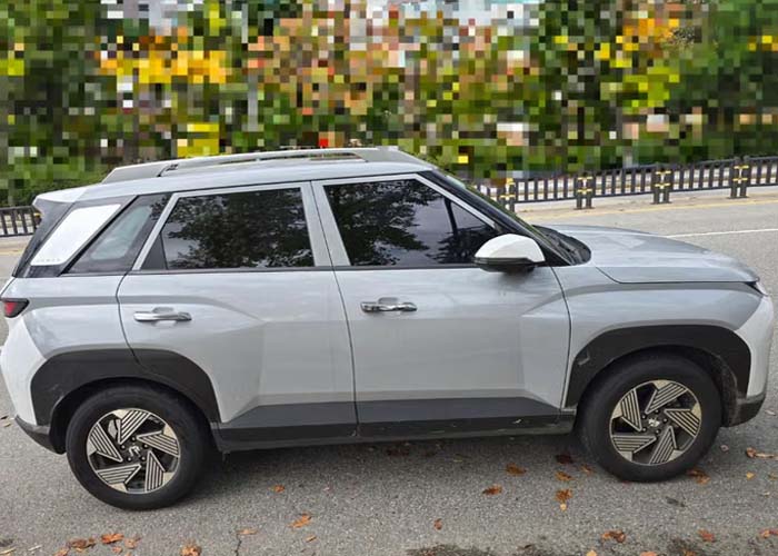 New Hyundai Venue Facelift with bold new design, C-shaped DRLs, connected LED taillights, and dual 12.3-inch digital screens inside
