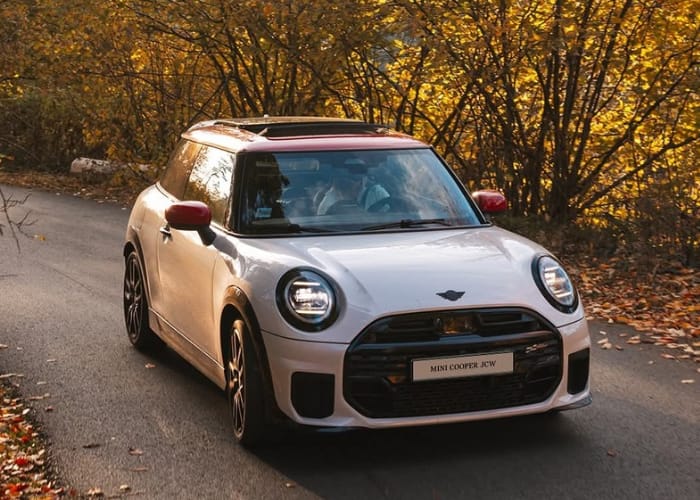Mini JCW Countryman ALL4 interior dashboard and controls