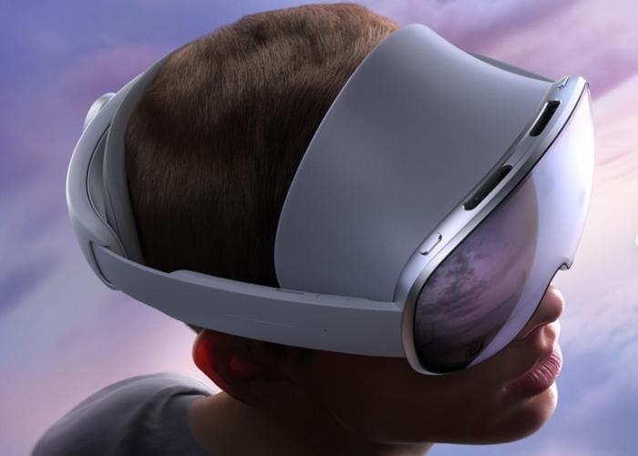 Samsung Galaxy XR 2025 showing AI-powered Gemini interface in action