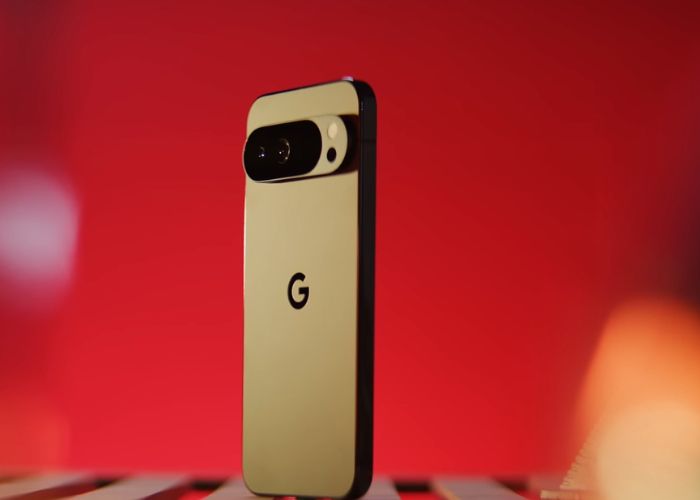 Google Pixel 10 Pro vs Pixel 10 Pro XL design side by side comparison