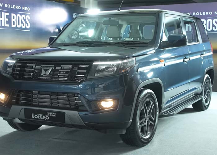 Mahindra Bolero Neo N11 dashboard highlighting 22.8 cm touchscreen and rear-view camera