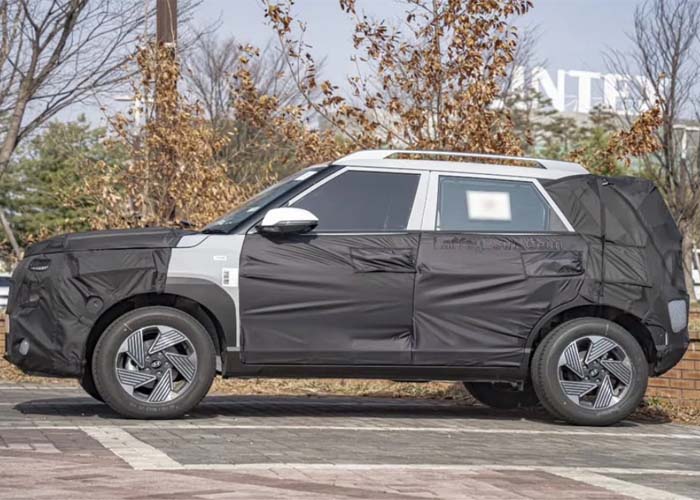 new-gen-hyundai-venue-side-profile