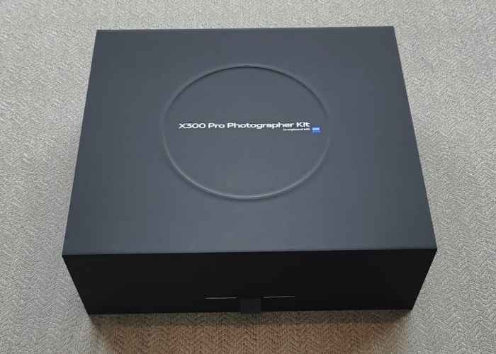 vivo X300 Pro in Dune Brown and Mist Blue showcasing ZEISS 200MP camera