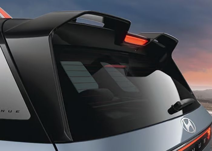 Dual-tone color options of Hyundai Venue N Line featuring contrasting black roof